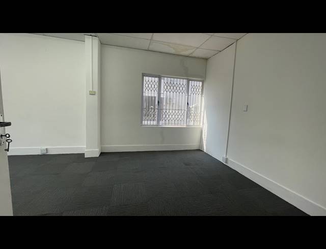 330M² BUSINESS FOR SALE IN WINDERMERE